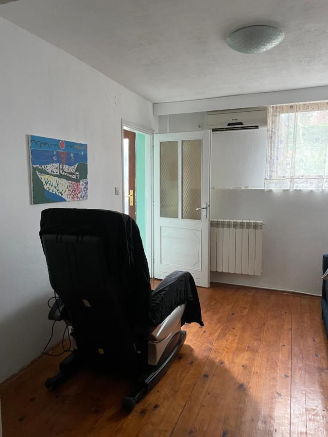 Appartement 5Min Airport à Surčin Extérieur photo